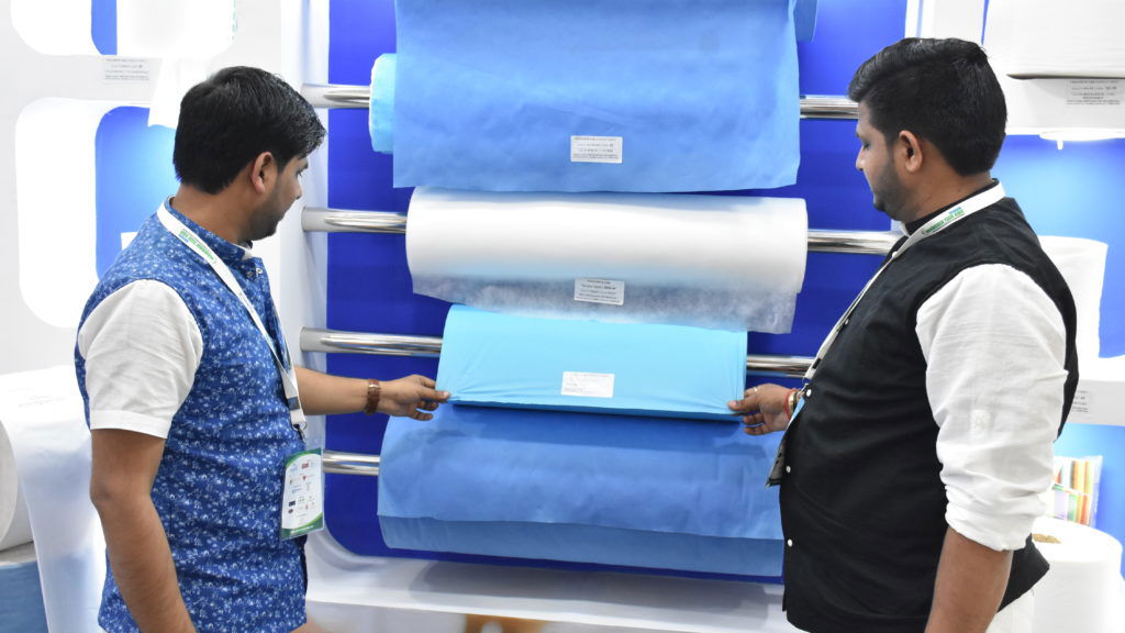 White Felt Roll at Rs 100/kg, Non Woven Fabric in New Delhi